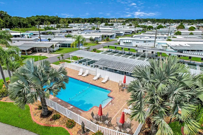 Holiday Mobile Home Park Picture 10