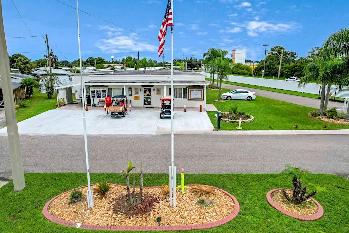 Holiday Mobile Home Park Picture 2