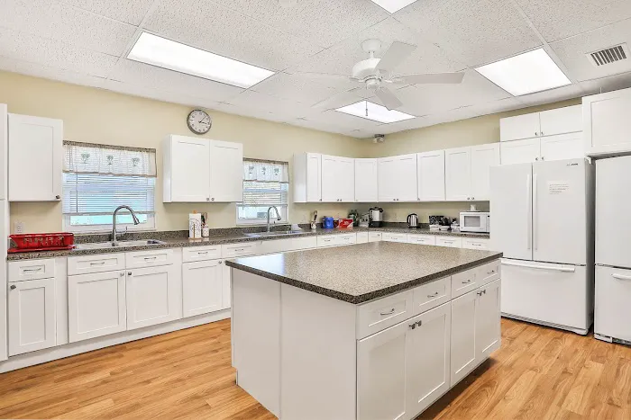 Twin Palms Mobile Home Park Picture 3