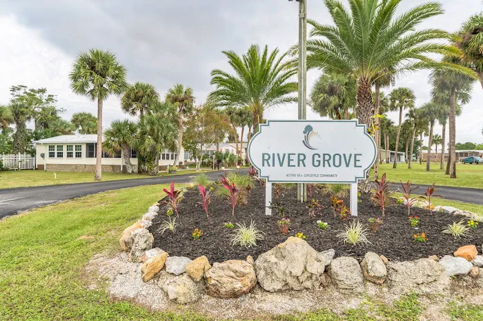 River Grove 55+ Manufactured Home Community Picture 8