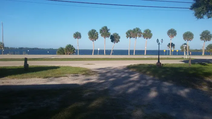 Breezeway Trailer Park Picture 5