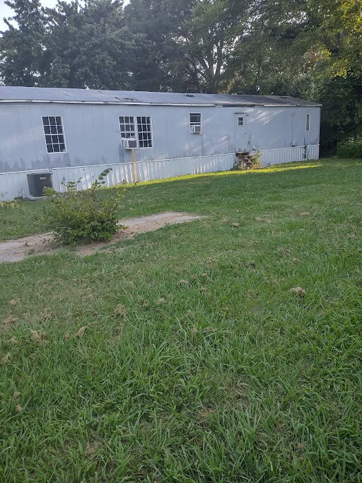 Whispering Pines Mobile Home Community Picture 4