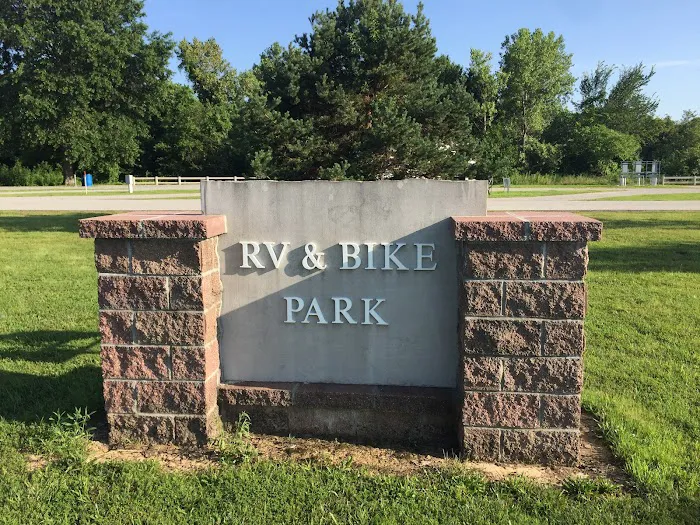 Four Oaks RV Park Picture 9