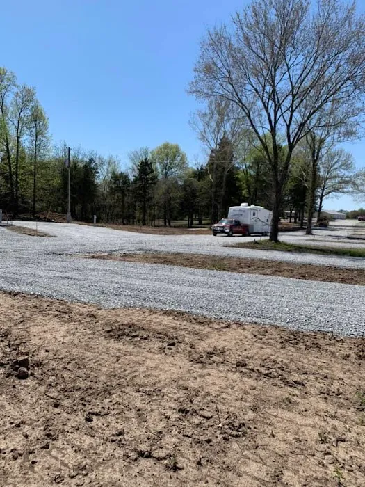 Honey Hole RV Resort Picture 7