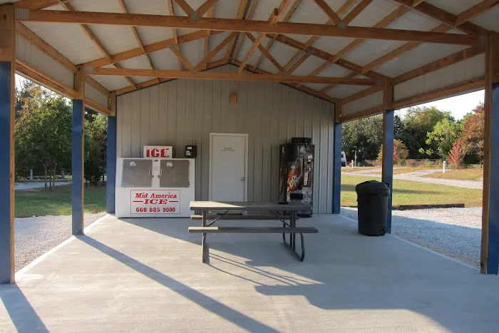 Fisherman's Roost Storage & RV Park Picture 2