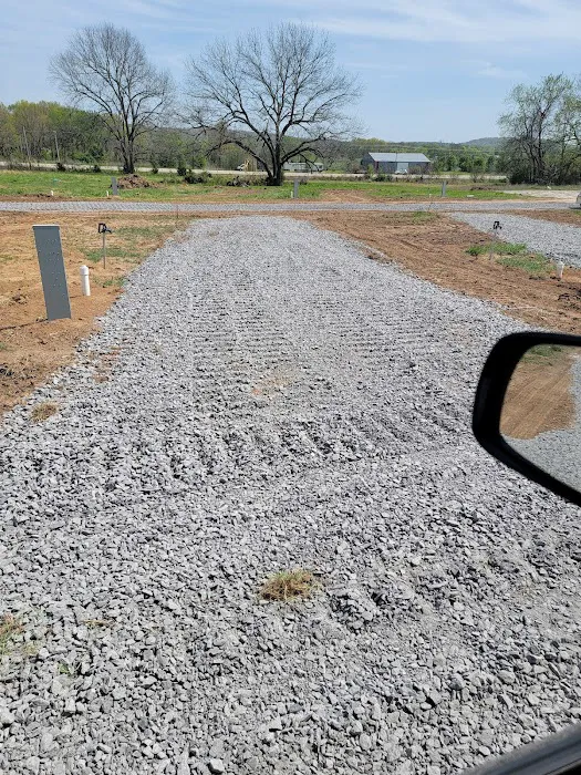 Barnwood RV Park Picture 4