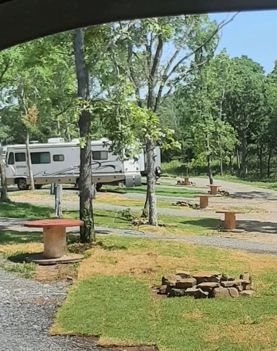 Yellowhouse RV & Camper Grounds Picture 4