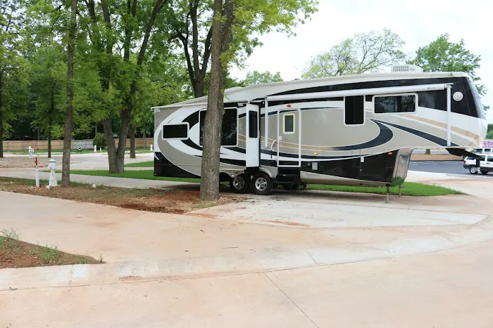 Crooked Creek RV Park Picture 9
