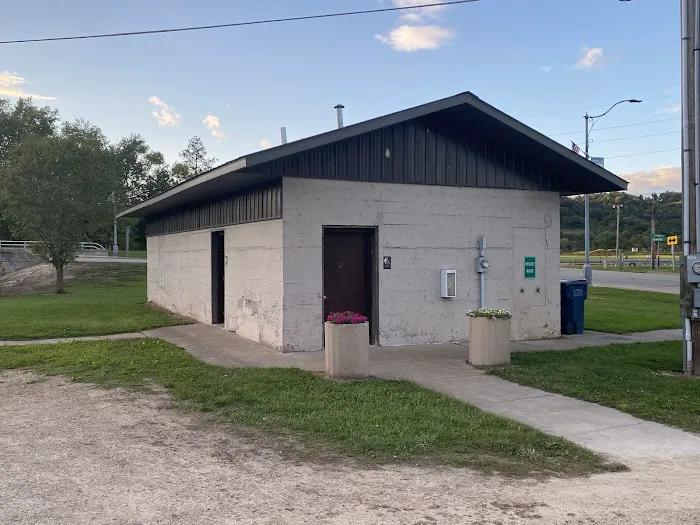 Viola Banker Park & Campground Picture 3