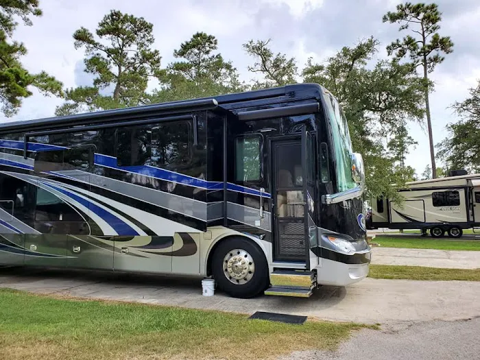 Pine Crest RV and MH Park Picture 6
