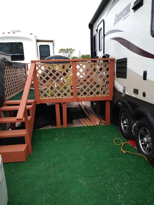 Travel World RV Park Picture 8