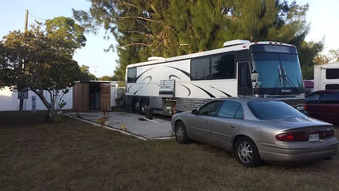 Richmar RV and Manufactured Home Community Picture 4
