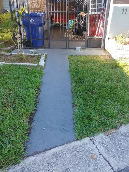 Cardinal Court Mobile Home Park Picture 9
