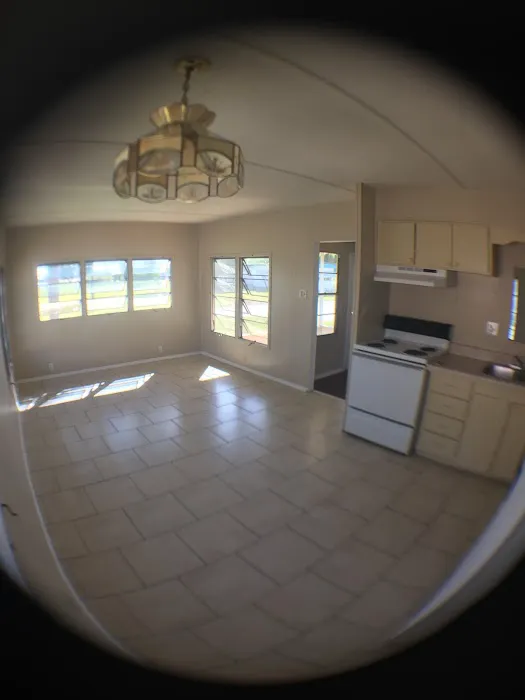 Lakeview Mobile Home & RV Park Picture 8