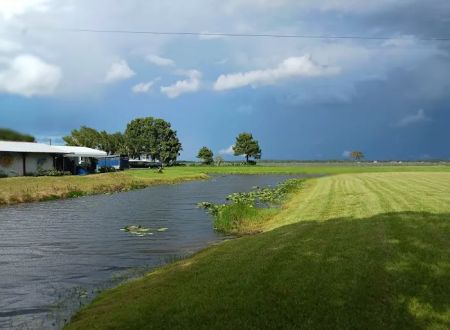 Bud's RV Park & Marina