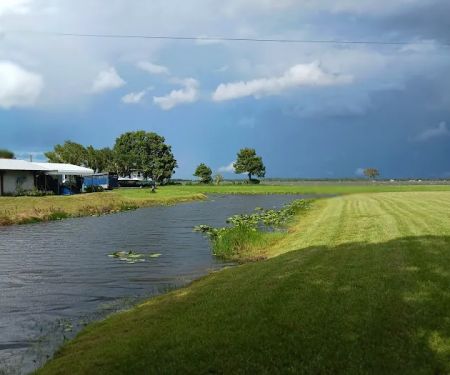 Bud's RV Park & Marina