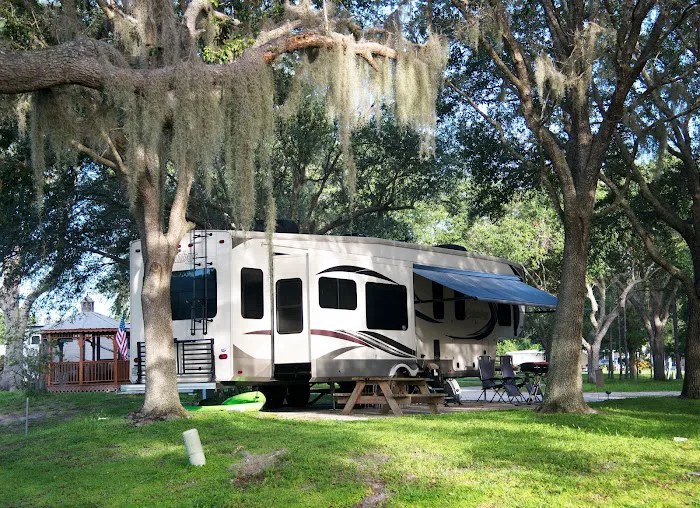 Camp Mack, The Old Florida Lodge, Marina, and RV Resort Picture 10