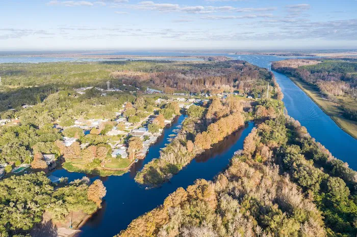 Camp Mack, The Old Florida Lodge, Marina, and RV Resort Picture 4