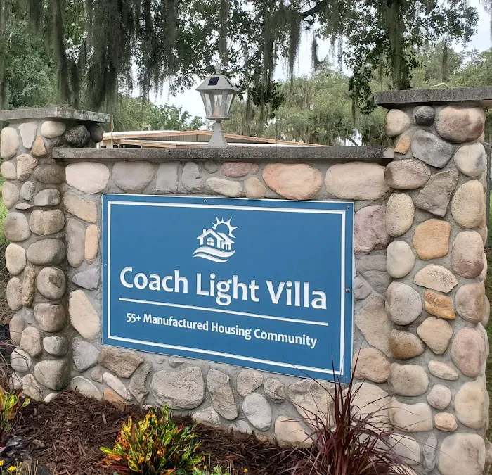 Coach Light Villa Picture 6