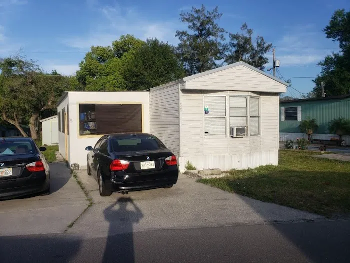Oakbrook Mobile Home Park Picture 3