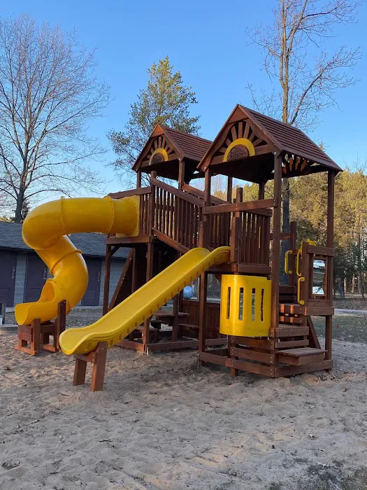 Buffalo Lake Camping Resort Picture 4