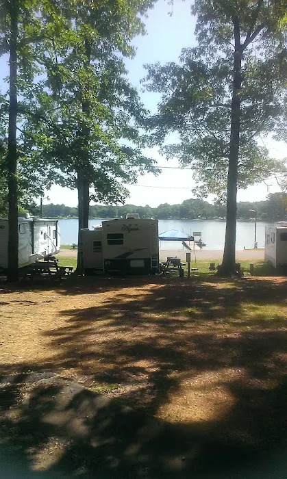 General Lee Marina & Campground Picture 3