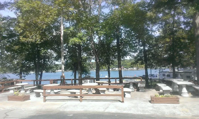 General Lee Marina & Campground Picture 4