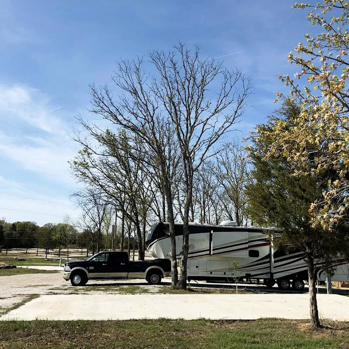 Lewis RV Park Picture 5