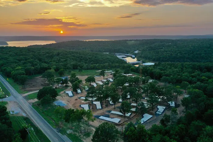 The Cove at Lake Tenkiller Picture 1