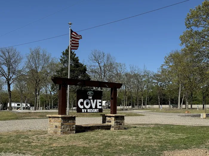 The Cove at Lake Tenkiller Picture 3