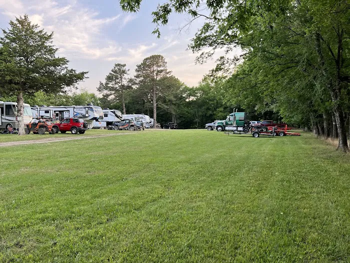 Mena Creekside RV Park Picture 3
