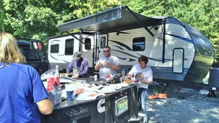 Skeeter's Landing RV Park Picture 3