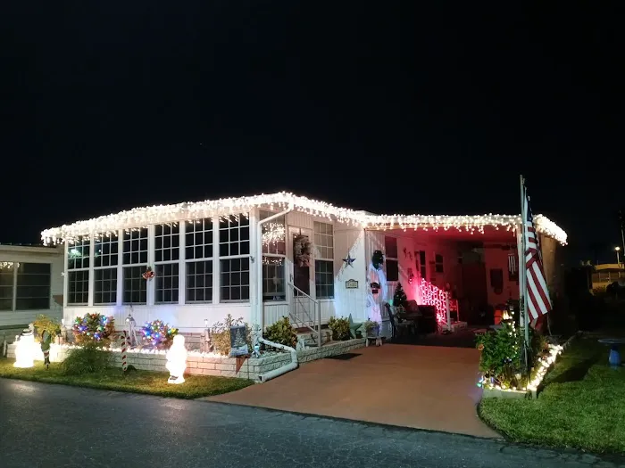 Twelve Oaks Mobile Home Park Picture 6