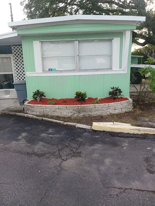 Twelve Oaks Mobile Home Park Picture 10