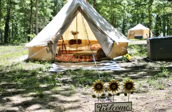 Hawks Bluff Campground and General Store Picture 1