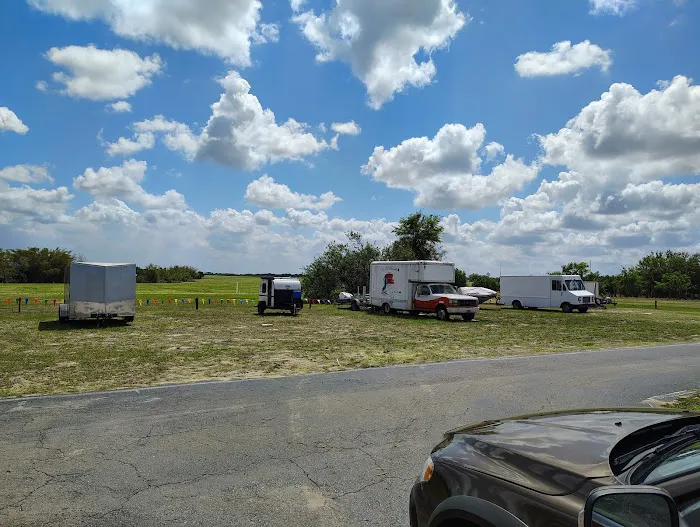 Avon Mobile Home Park Picture 3