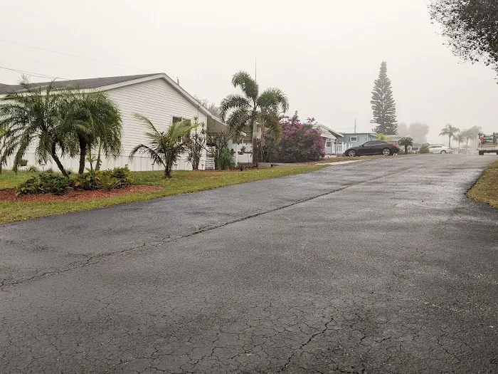 Avon Mobile Home Park Picture 5