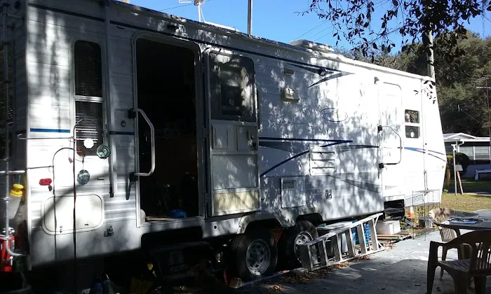 Galaxy Mobile Home Park Picture 3