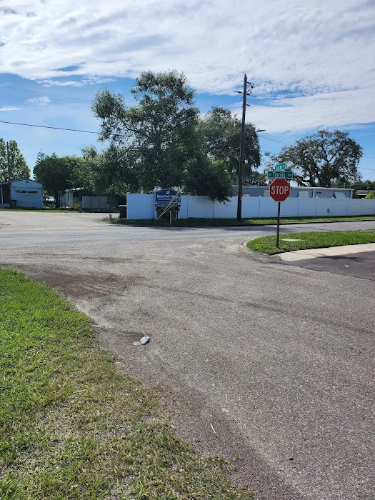 Avon Park Village Picture 6