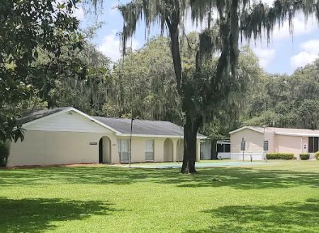 Chateau Forrest and Plantation oaks