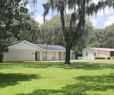 Chateau Forrest and Plantation oaks