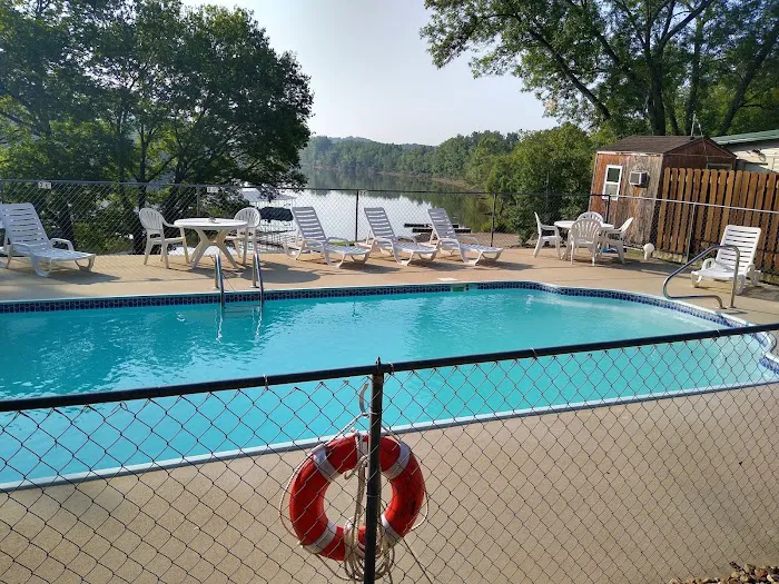 Holliday Landing Campground Picture 10