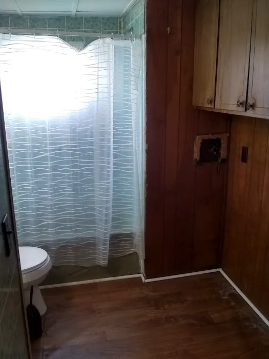 Sycamore Trailor Court Picture 4