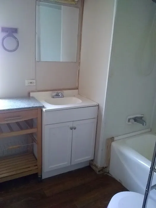 Sycamore Trailor Court Picture 8