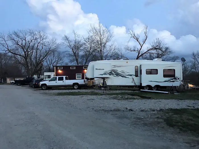 Whiteman RV and Mobile Home Park Picture 4