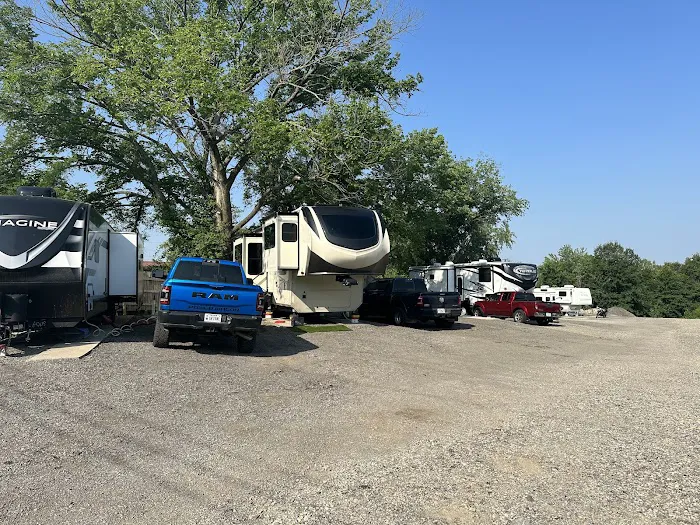 B-2 RV PARK Picture 2