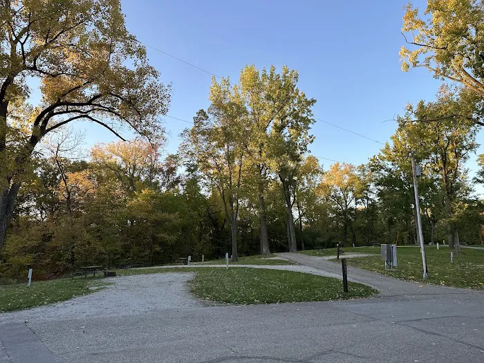 Lake MacBride North Modern Campground Picture 8
