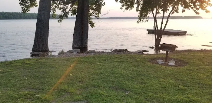 Edge Of The River Resort Picture 9