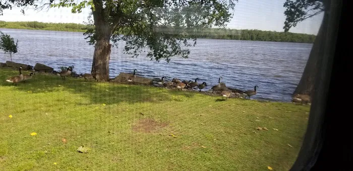 Edge Of The River Resort Picture 6