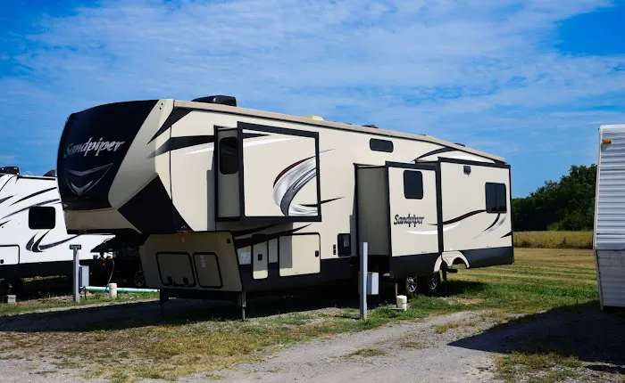 Creekside RV Ranch Picture 2